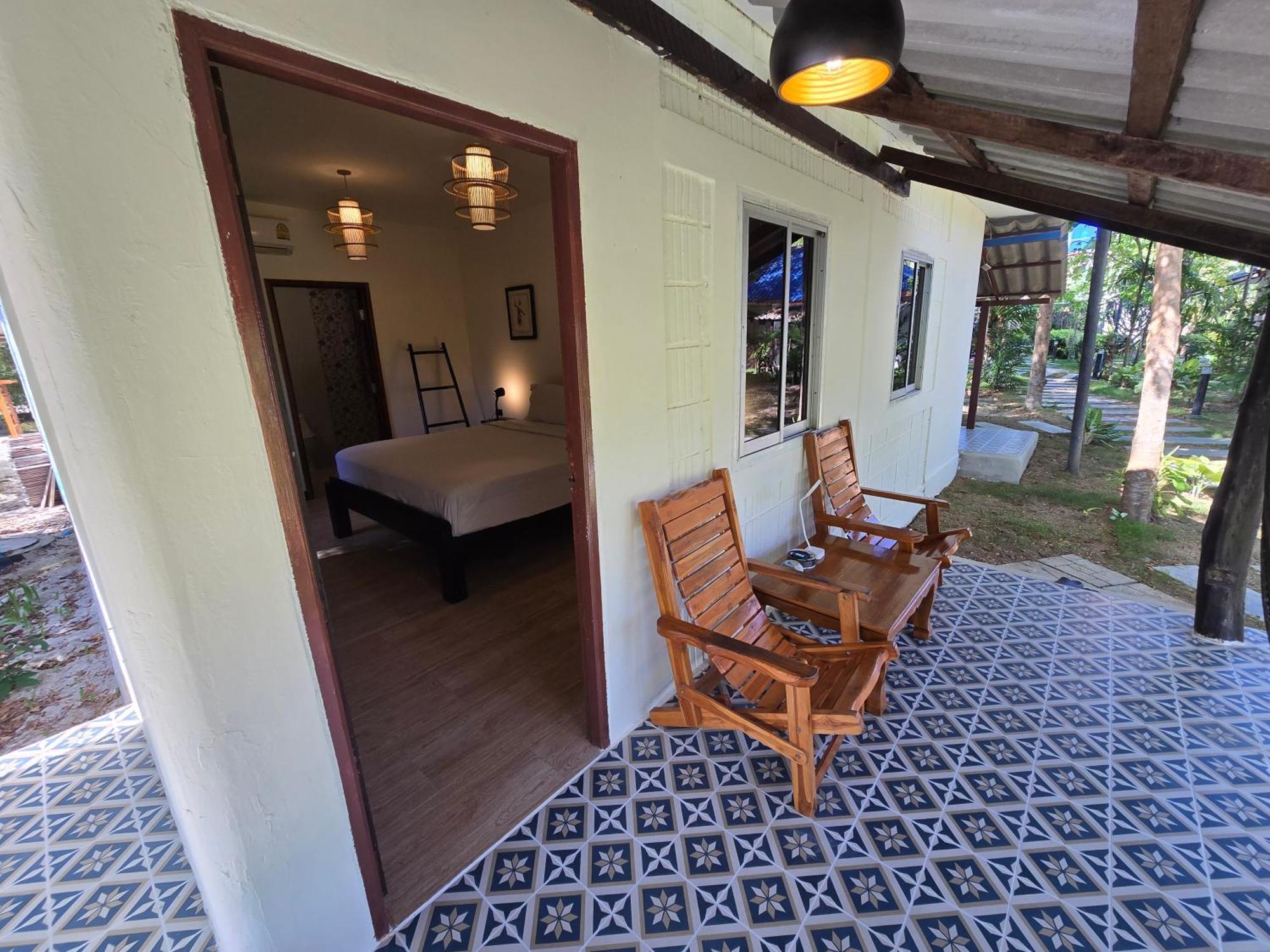 The Blue Gecko Hotel Ko Lanta Exterior foto