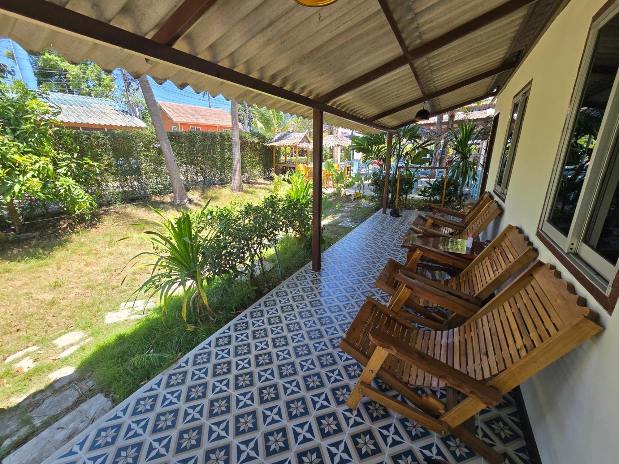 The Blue Gecko Hotel Ko Lanta Exterior foto