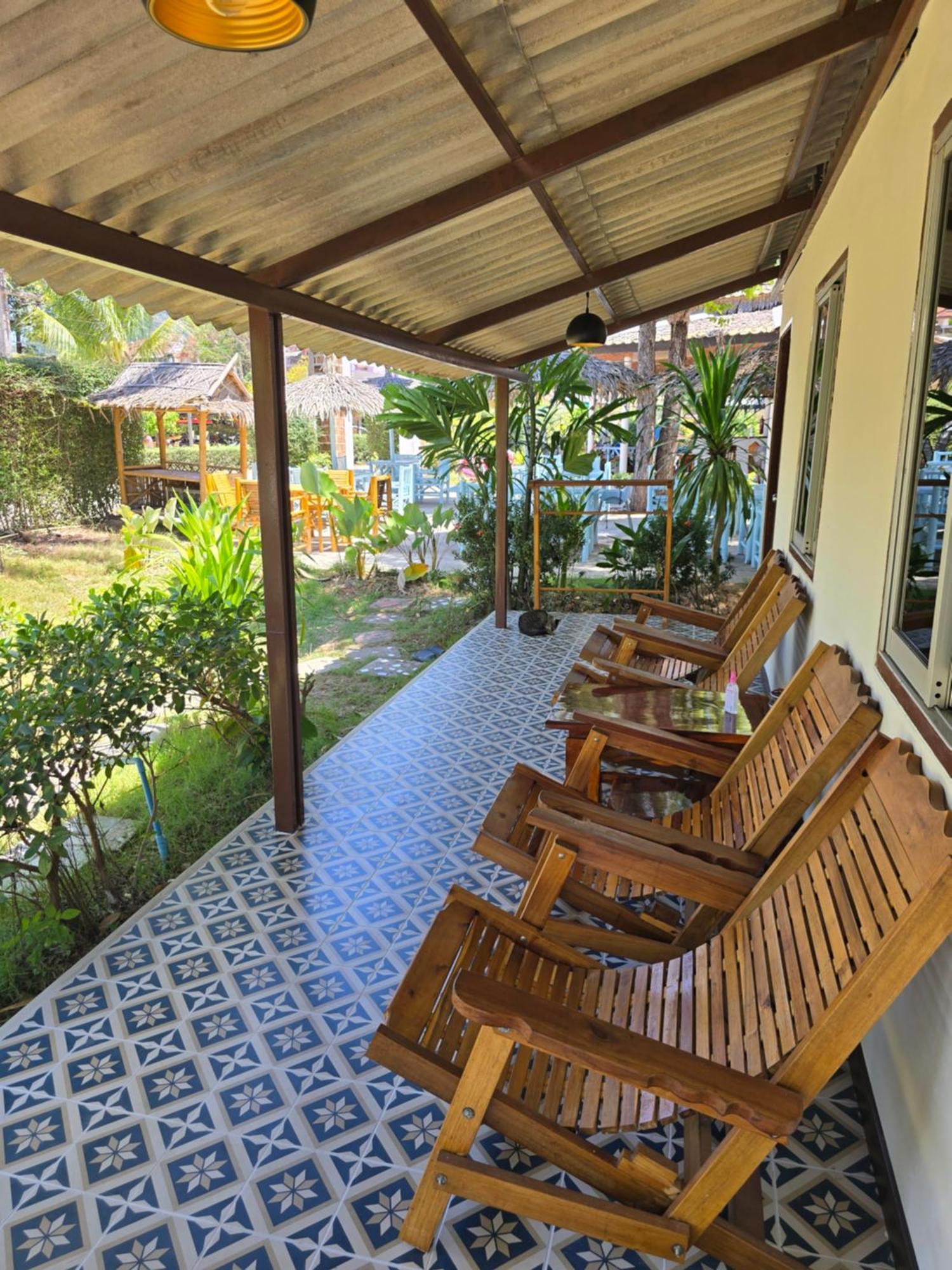 The Blue Gecko Hotel Ko Lanta Exterior foto